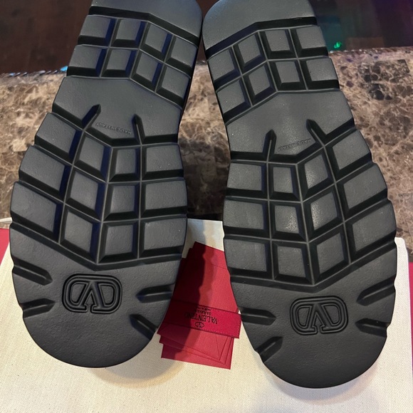 ❌SOLD❌ Valentino Garavani Rockstud VLOGO 85 Leather Platform Boots Size 39 - Picture 9 of 14